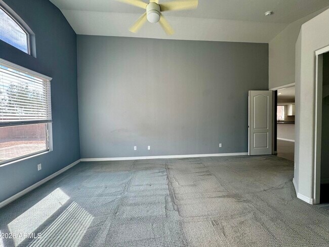 Building Photo - 8667 E Pinchot Ave