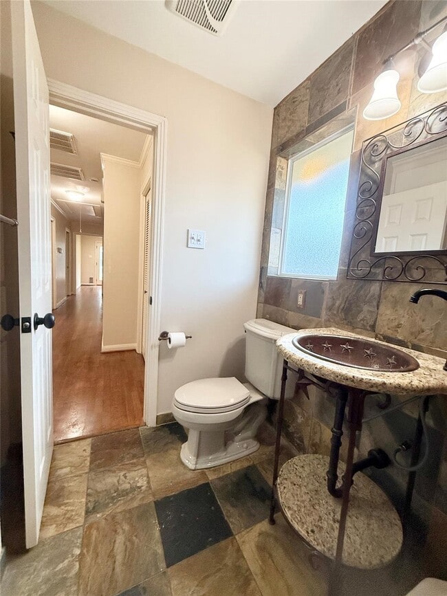 Building Photo - 5545 Pagewood Ln