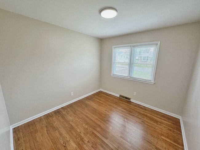 Building Photo - Modern Ranch Retreat