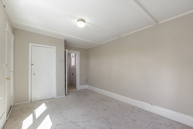 Building Photo - 1530 Minturn St - Studio | 1 bath | Lower rear unit