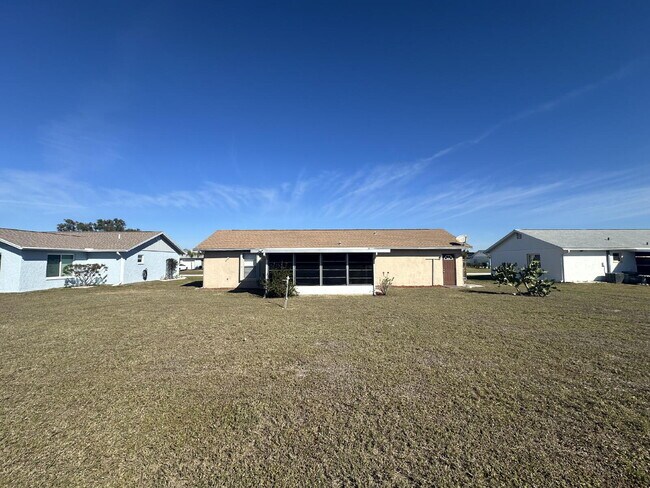 Building Photo - Charming 2-Bed, 2-Bath Retreat in Port Charlotte!