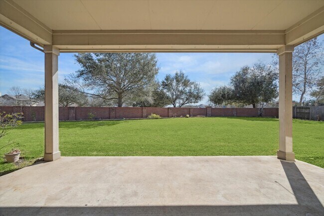 Building Photo - 5902 Chatham Cove