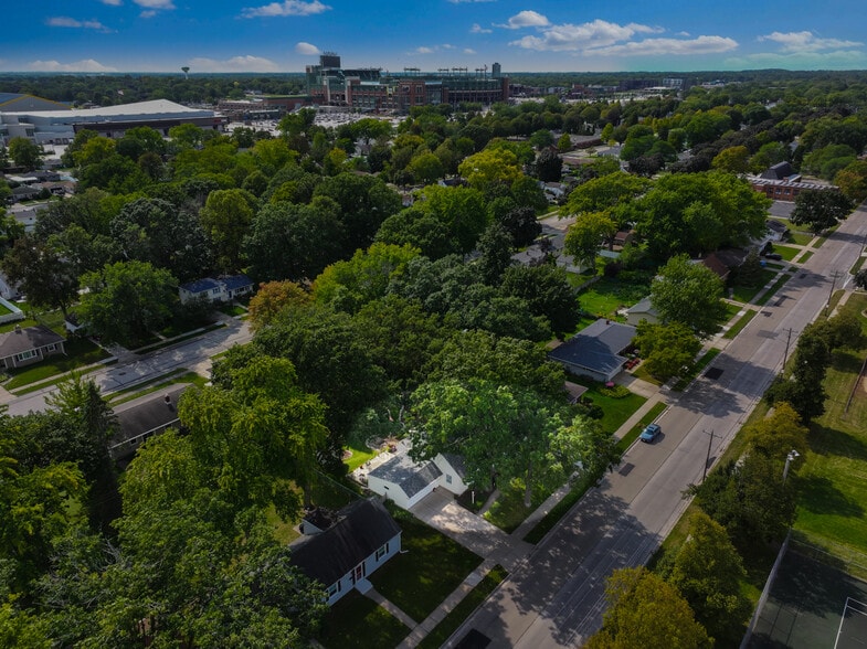 Building Photo - 1077 Liberty St