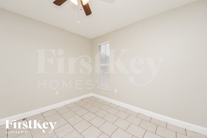 Building Photo - 1136 Creek Woods Cir