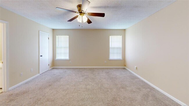 Building Photo - 710 Old Creek Rd