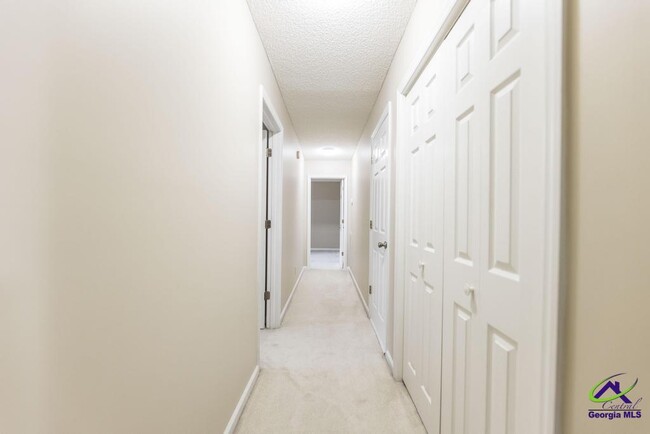 Building Photo - 127 Hudson Way