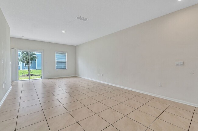 Building Photo - 920 Observatory Pkwy