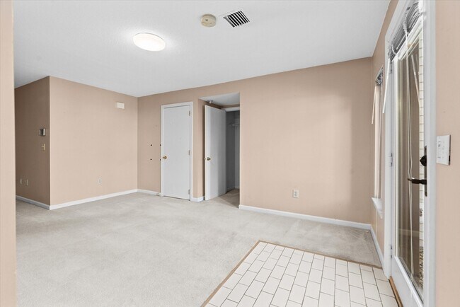 Building Photo - 221 Trailside Way