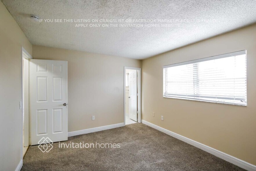 Building Photo - 350 NW 99th Way