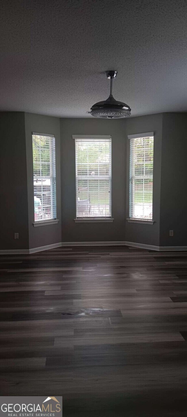 Building Photo - 2324 Coach Way