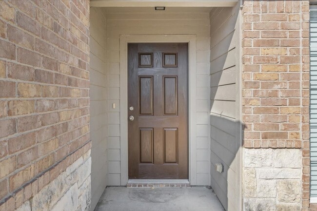 Building Photo - 326 Emerald Ridge Dr