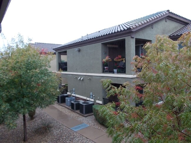 Building Photo - Spacious 2 Bedroom + Den, 2 Bath Condo in a Gated Community