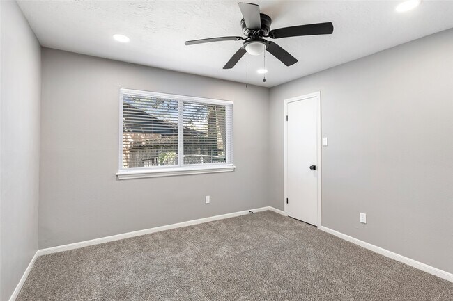 Building Photo - 24610 Green Moss Dr