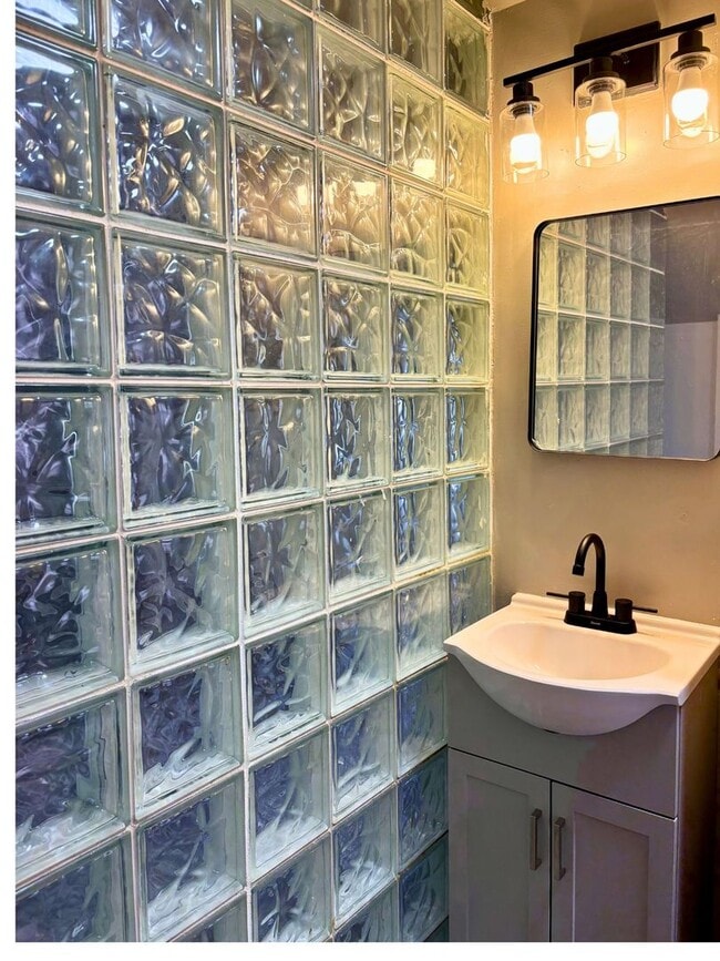 Building Photo - 4 bed, 2.5 bath | 219-777-HOME to schedule a tour today