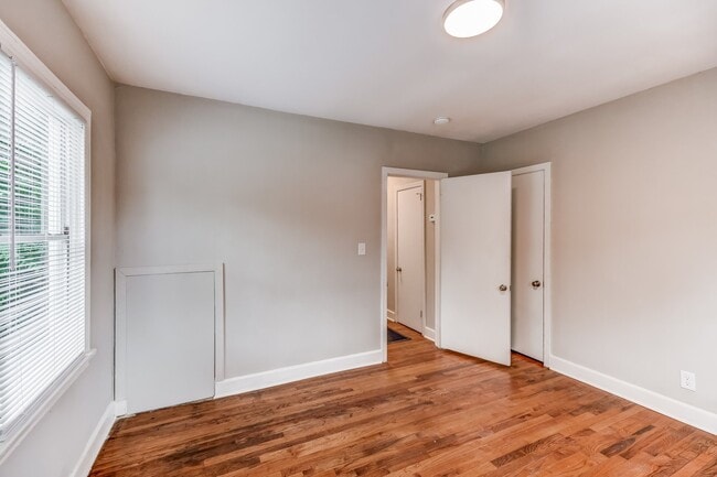 Building Photo - 4808 Court I