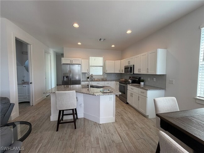 Building Photo - 1727 Danford St