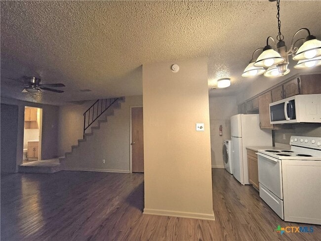 Building Photo - 1108 Covey Ln