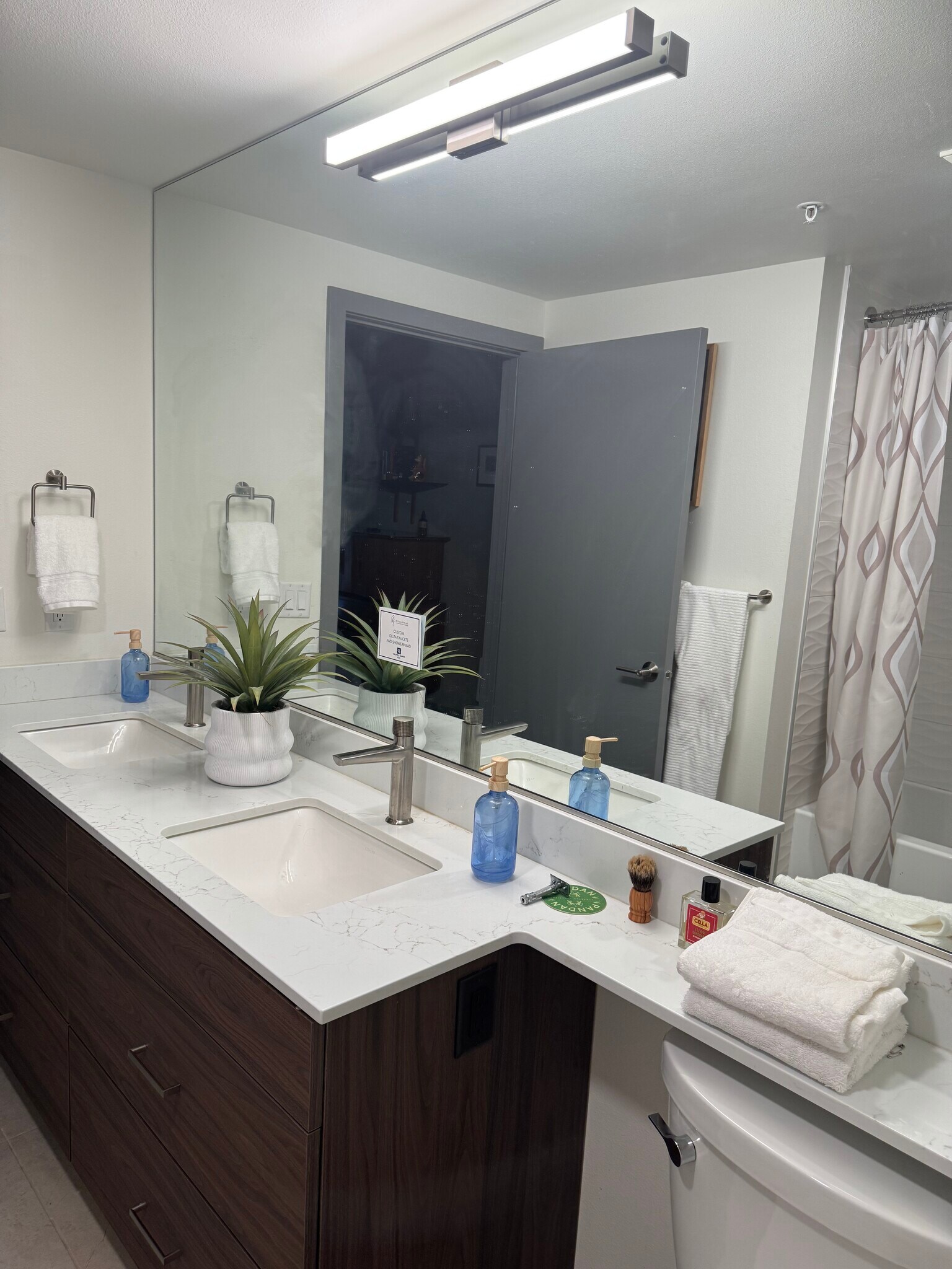 Master bathroom - 11903 NE 128th St