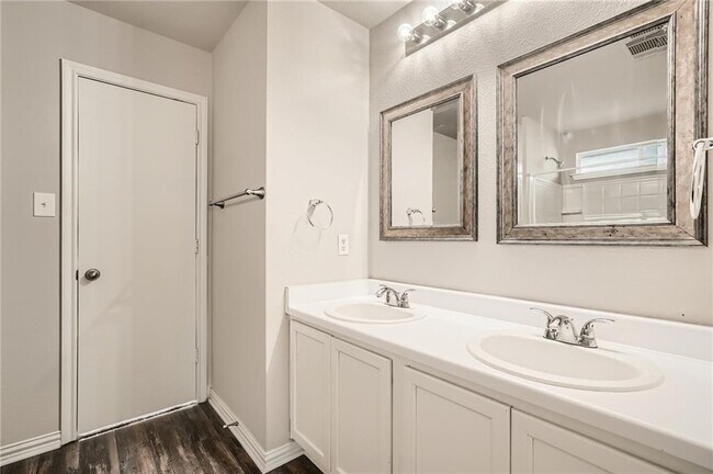 Building Photo - 612 Copper Ct