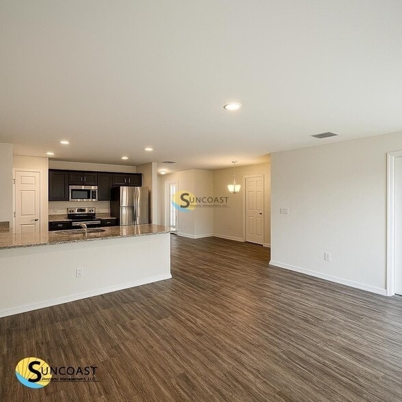 Building Photo - 1035 Nomad Rd