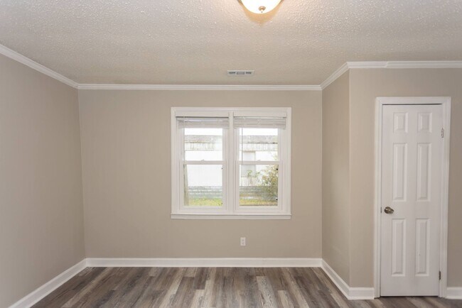 Building Photo - Welcome to this Newly Remodeled Home in a Stellar Location