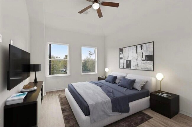 Building Photo - 3233 Real St