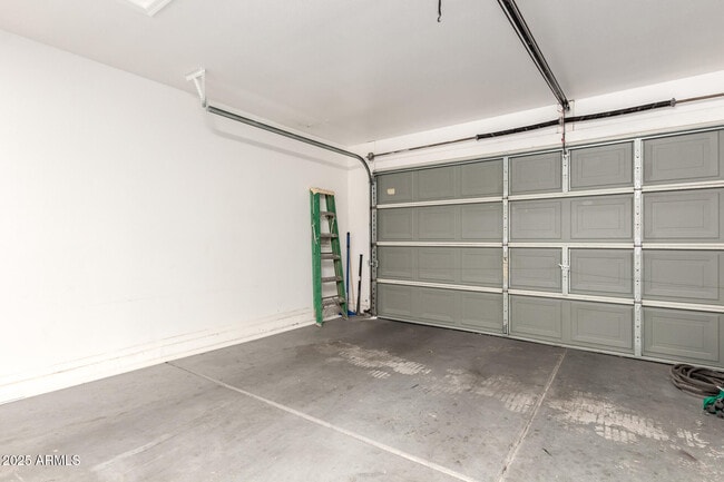 Building Photo - 1020 S Esmeralda