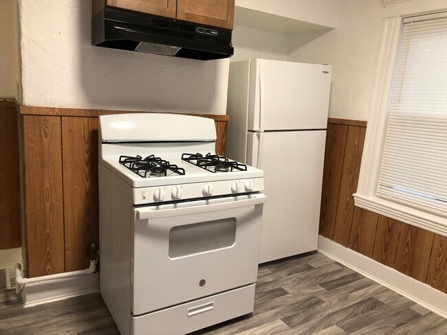 Building Photo - 14 K K Terrace