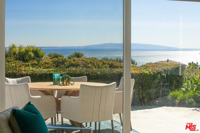 Building Photo - 3636 Oceanhill Way