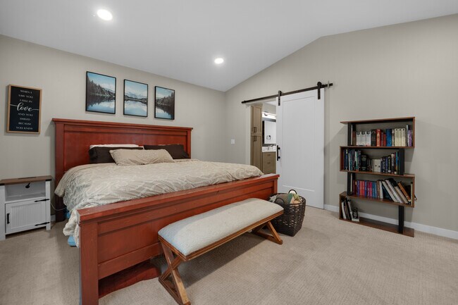 Building Photo - 1350-1313 13th Ave