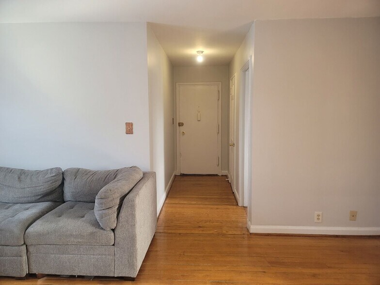 Building Photo - 2716 29th St SE