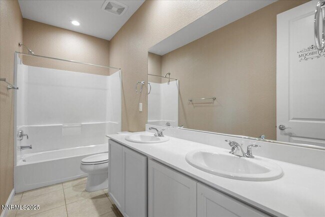 Building Photo - 2228 Butte Creek Dr