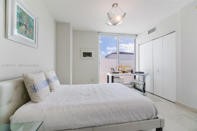 Building Photo - 3131 NE 188th St