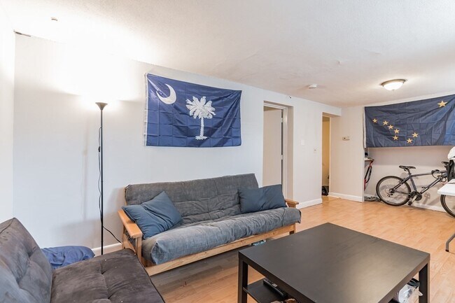 Building Photo - 136 Chiswick Rd