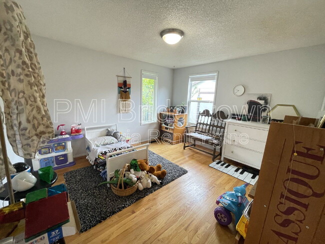 Building Photo - 4616 SE 31st Ave