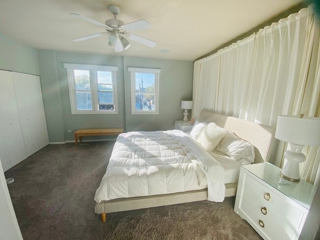 Building Photo - 2901 N Wolcott Ave