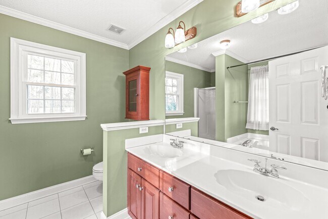 Building Photo - (Coming Soon) Full Brick Home in Matthews!