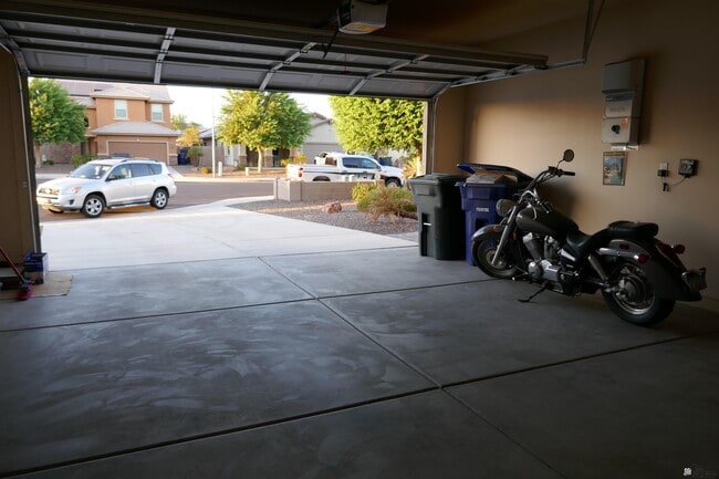 Building Photo - 6549 E 35th Pl