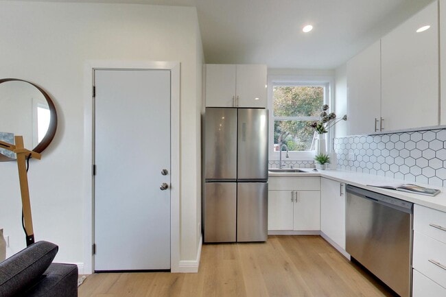 Building Photo - 1262 Vallejo St