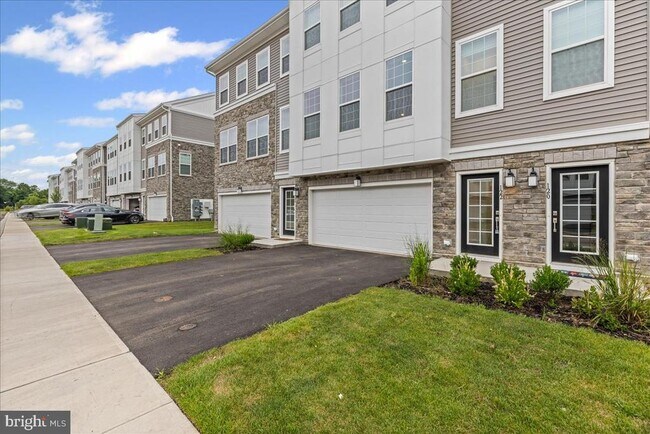 Building Photo - 122 ADA Hightower Ave