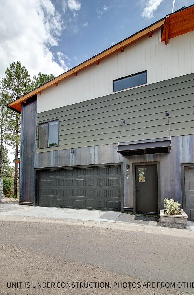 Building Photo - 1221 East Emma Drive