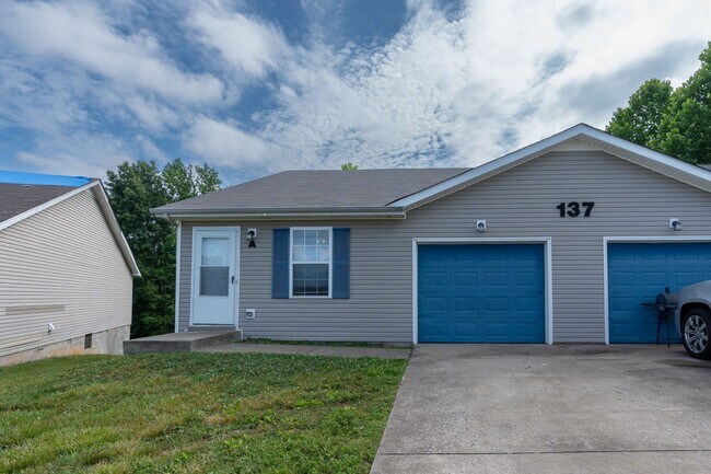 Primary Photo - 137 Maureen Dr