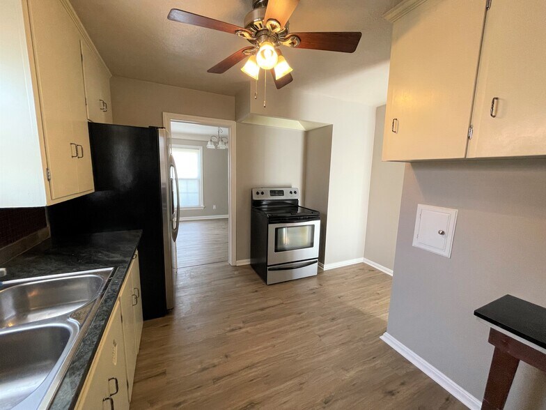 Kitchen - 1204 Irene Rd