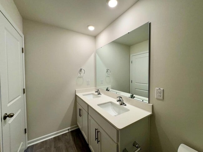 Building Photo - 149 Tributary Wy