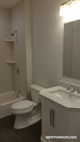 Building Photo - 2044 Beacon St