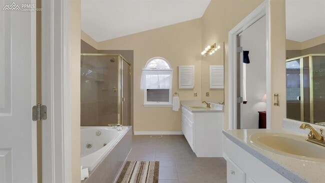 Building Photo - 235 Tamarron Dr