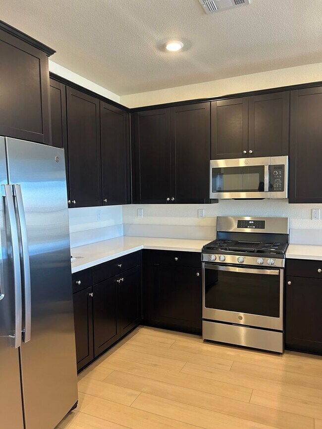 Building Photo - NEW HOME