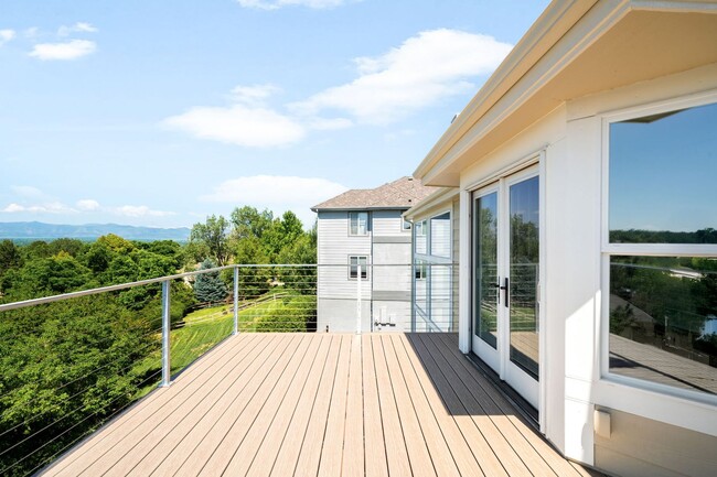 Building Photo - Luxury 6BD, 5BA Recently Remodeled Littlet...