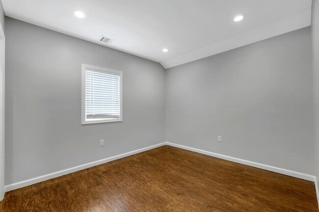 Building Photo - 215 New Milford Ave