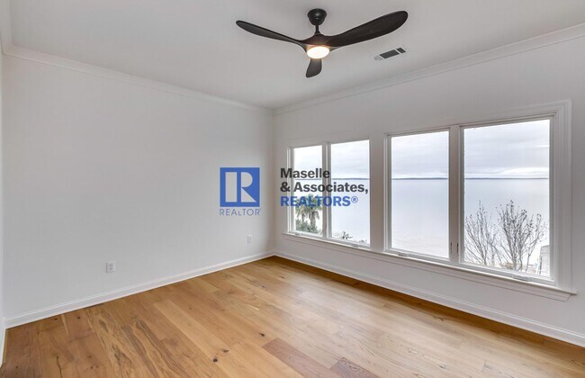 Building Photo - 1418 Windrose Dr